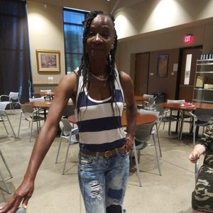 Meet your Posher, Sharon